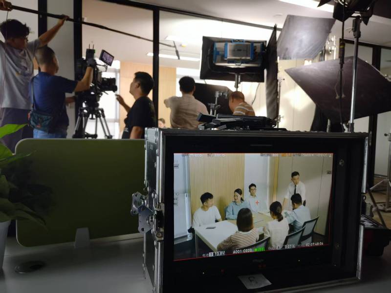 会昌县TVC拍摄公司：科技产品视觉化大师，诠释未来感与功能美学